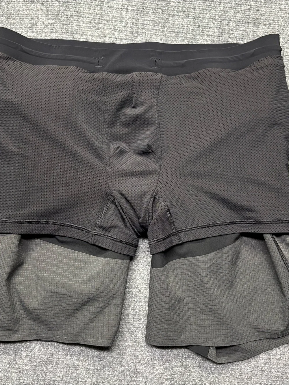 Lululemon Shorts Mens XL Black Gray Train to Beach 8